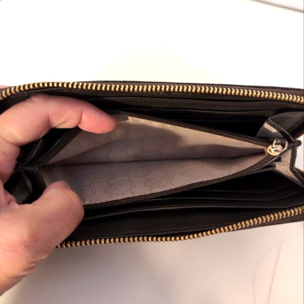Michael Kors MK Logo Brown Gold Zip ‎ Clutch Continental Wallet - Picture 8 of 10